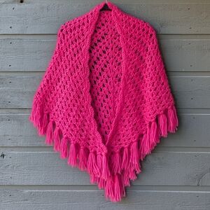 VTG 70s Handmade Fringe Triangle Shawl Wrap Scarf Barbie Pink